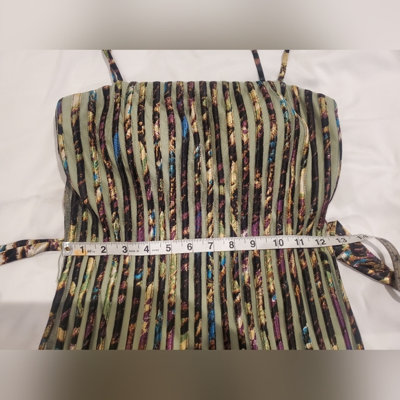 Gorgeous green mesh with satin abstract dress - Picture 4 of 6